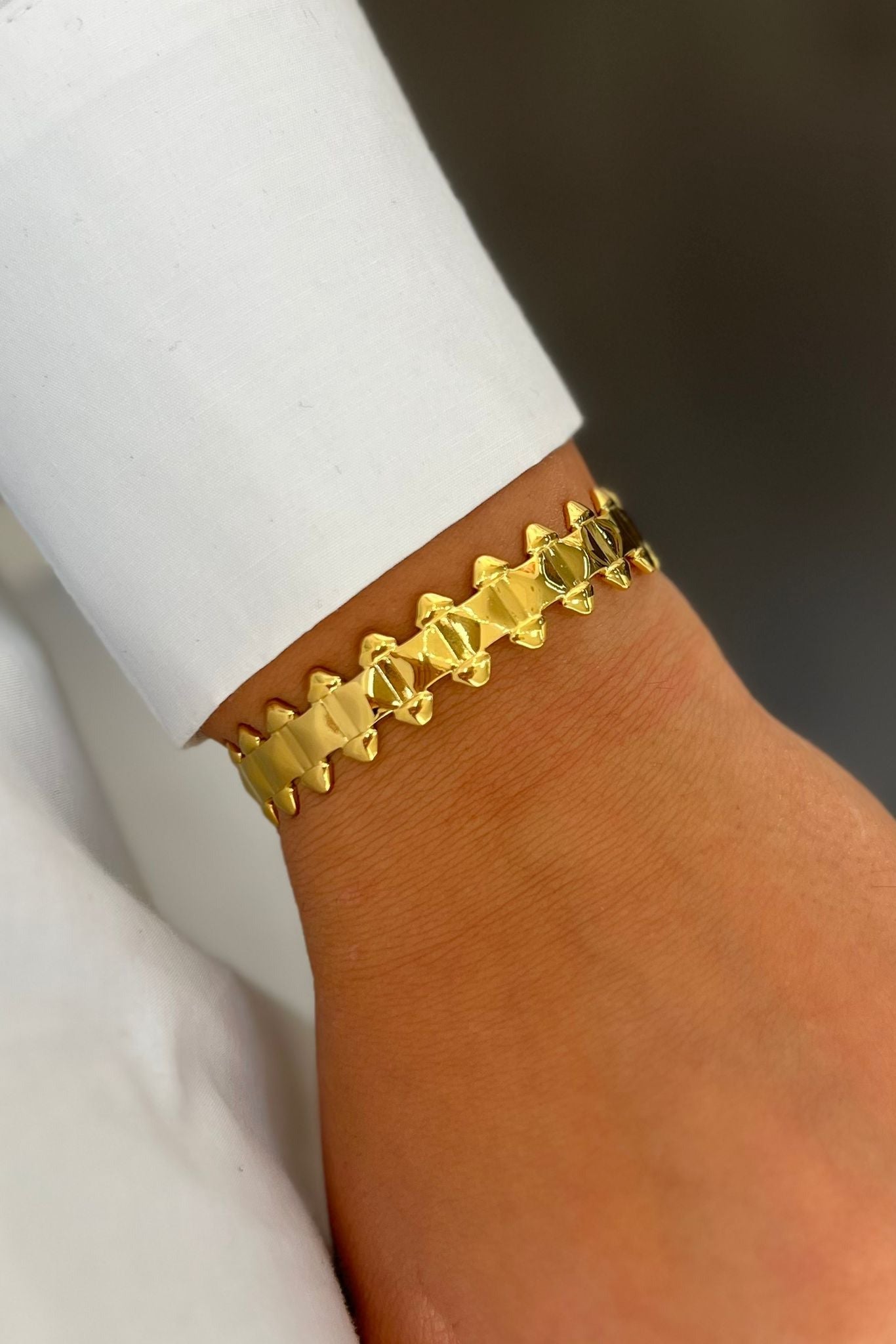 Armreif mit geometrischem Muster