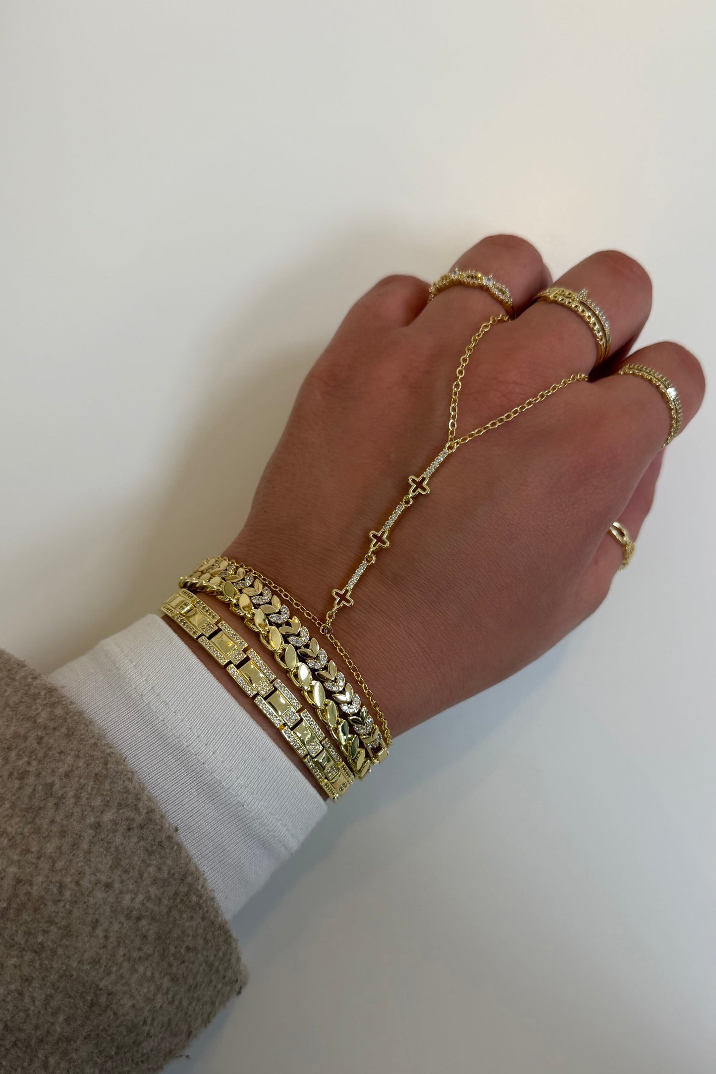 Sela Handchain