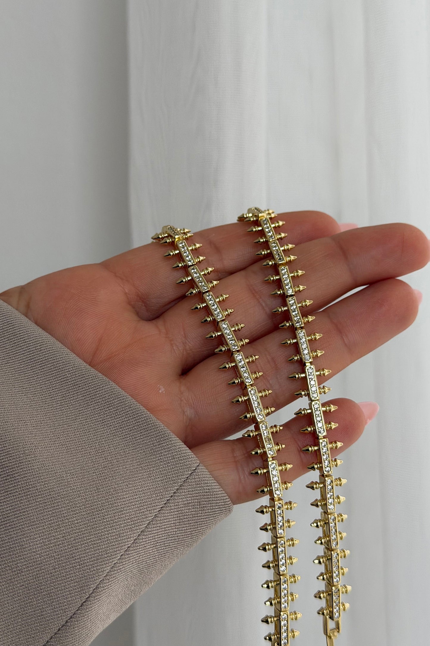 Crown Line Armband