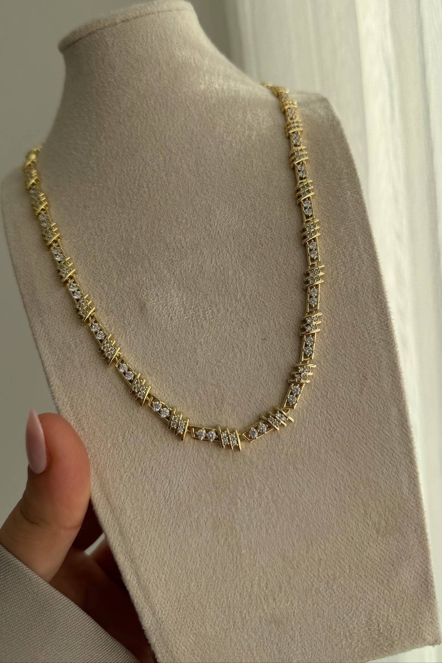 Monarch Glow Kette