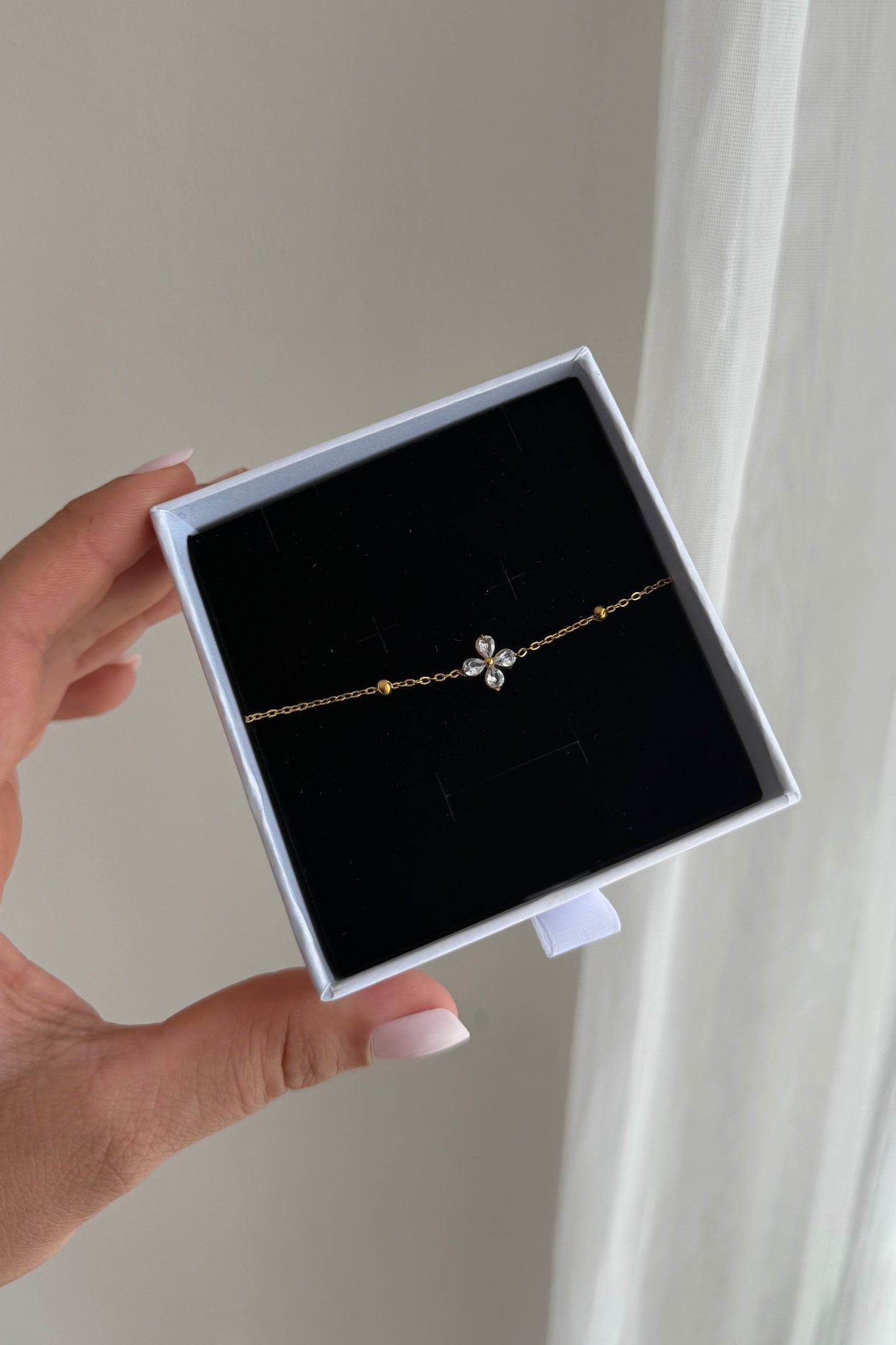 Flower Stone Armband