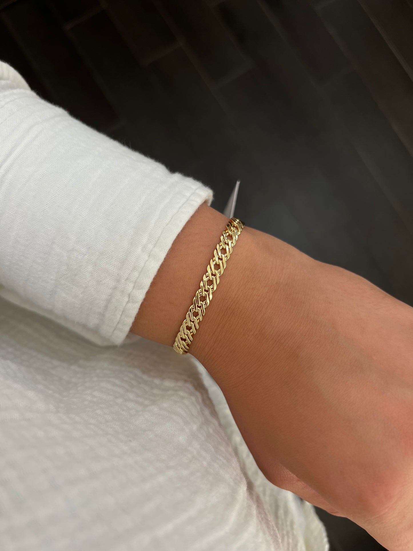 Ara Armband