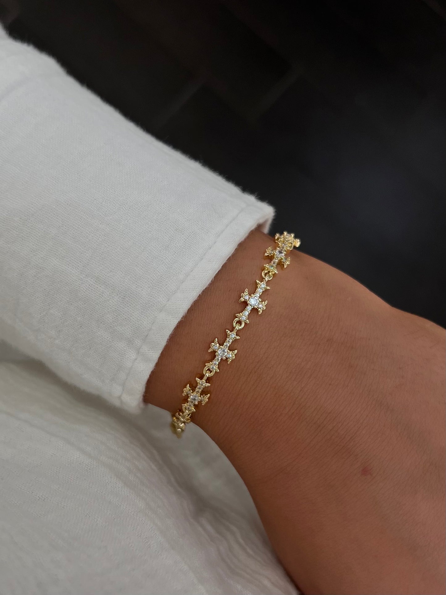 Cross Armband