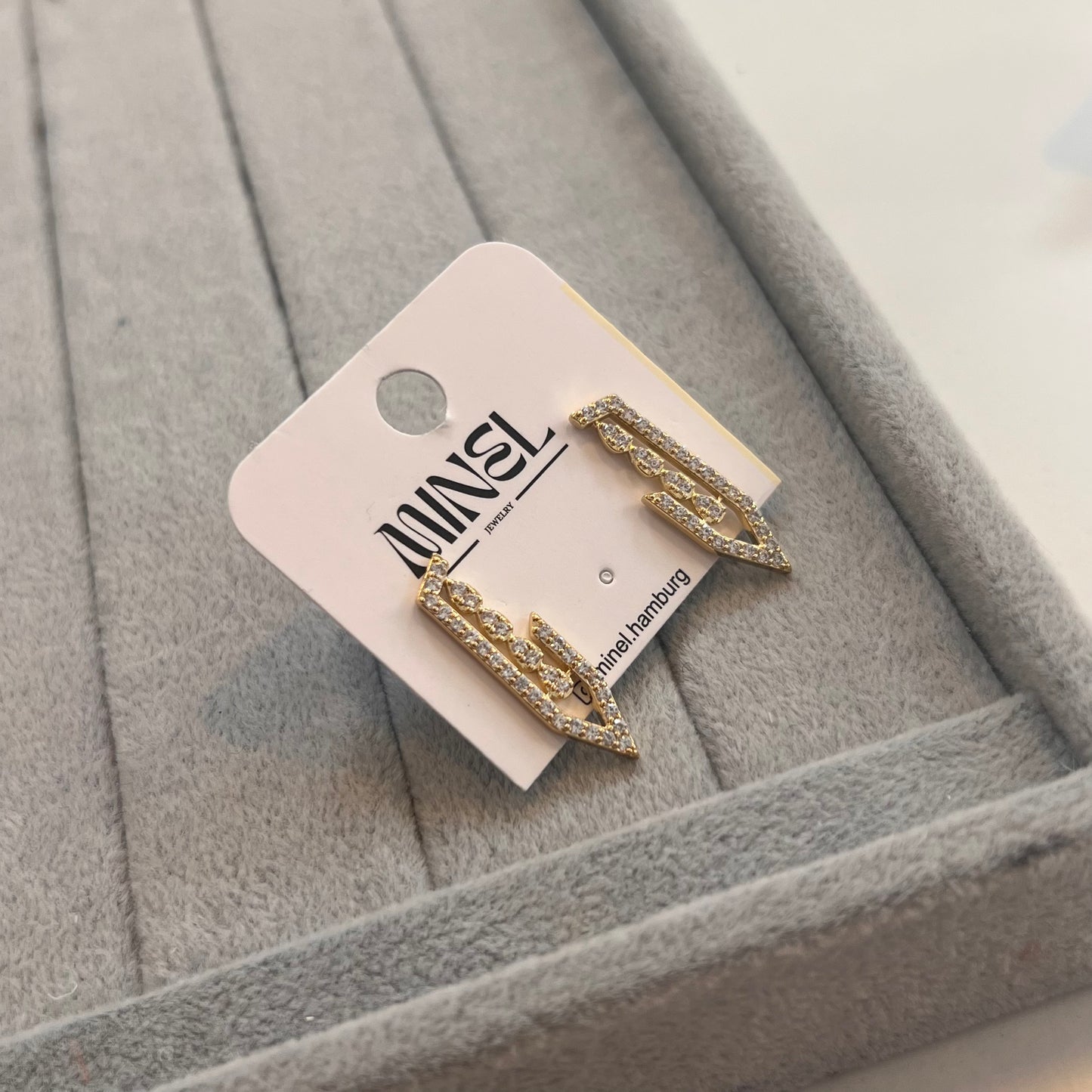 Goldene Pfeilspitzen-Ohrringe