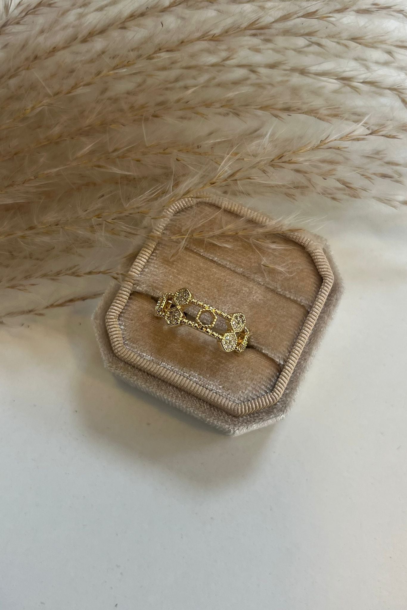 Lilia Ring