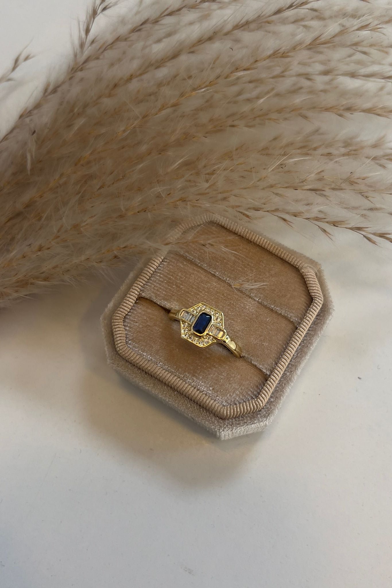 Nayla Ring
