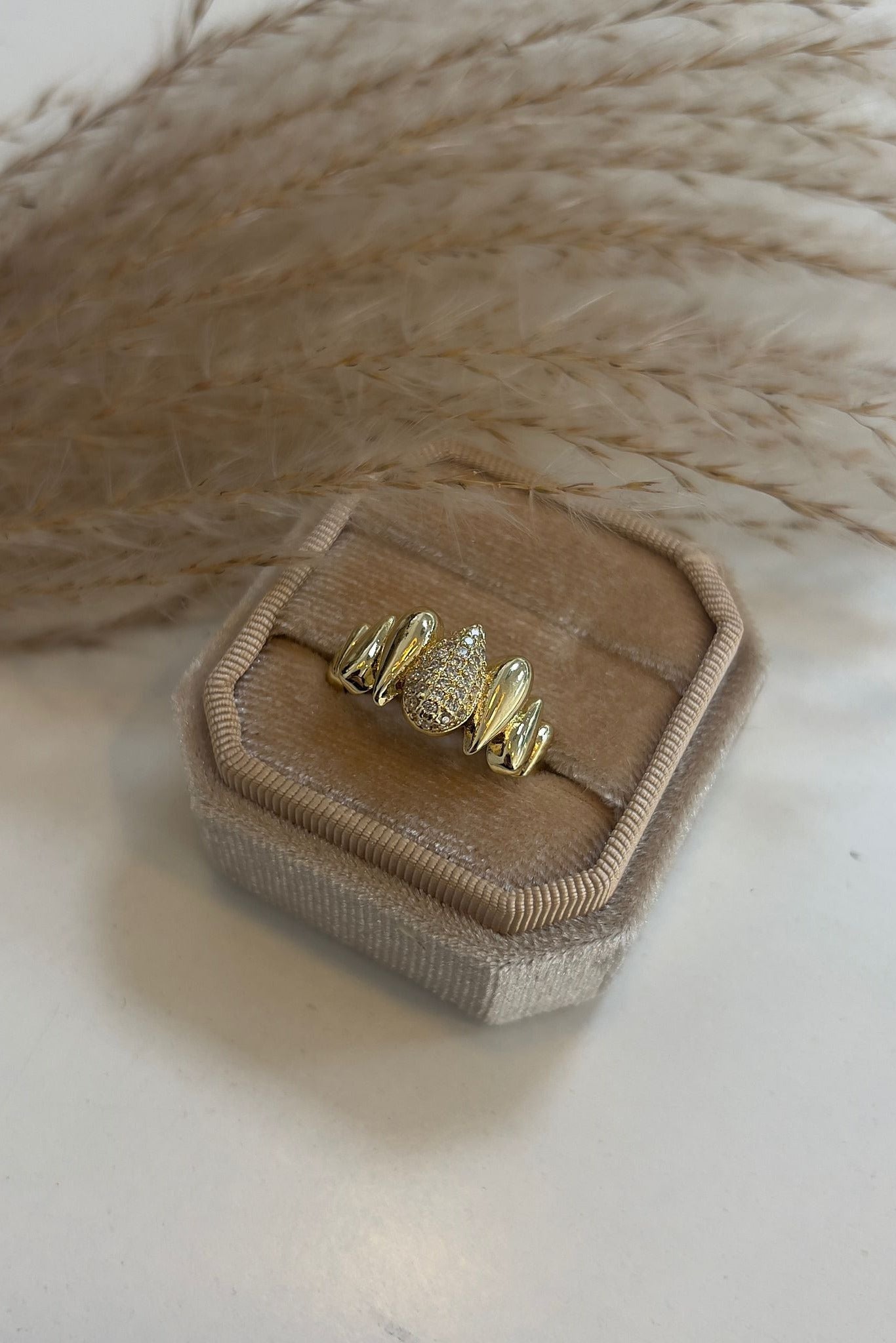 Calivio Ring