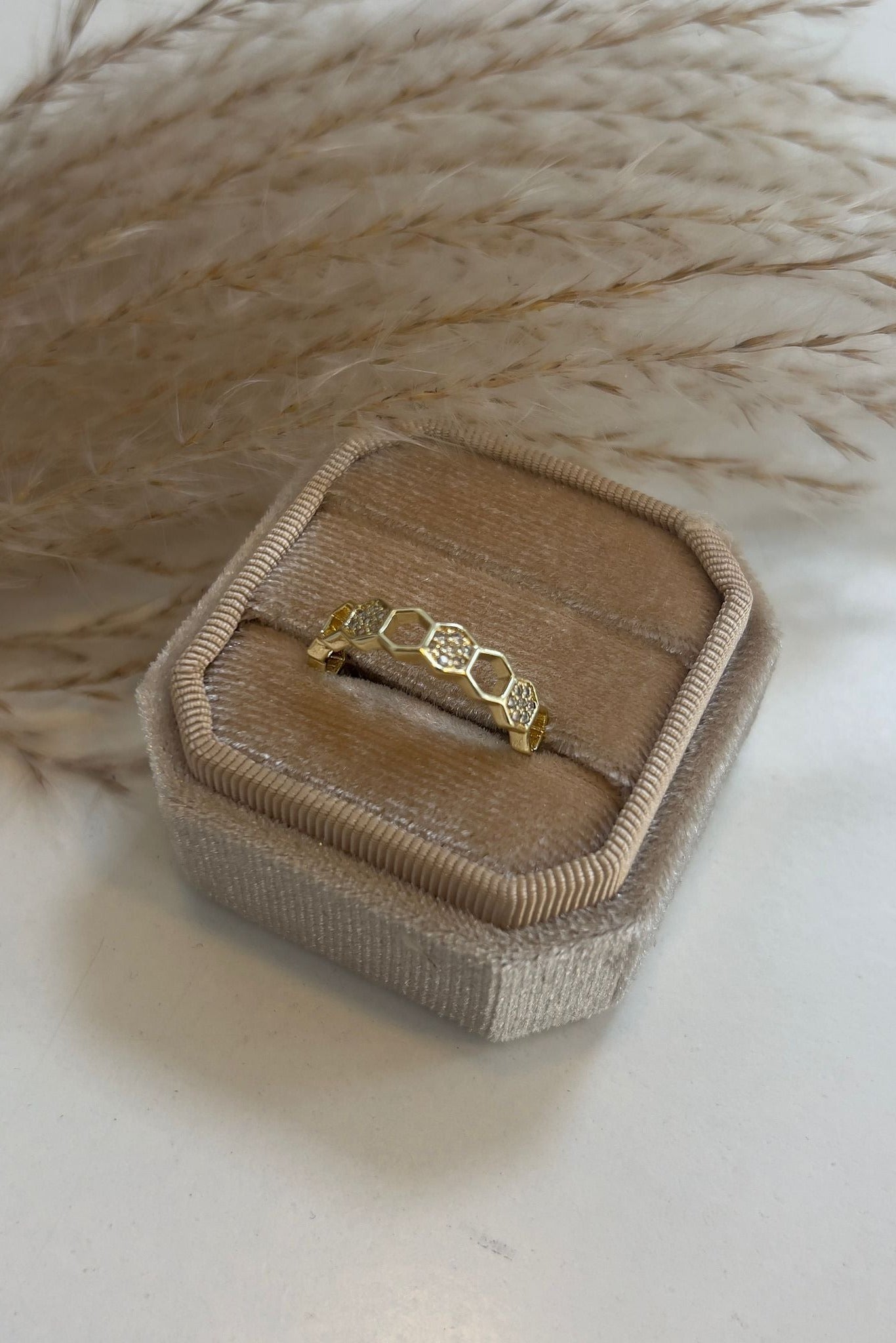 Solvani Ring