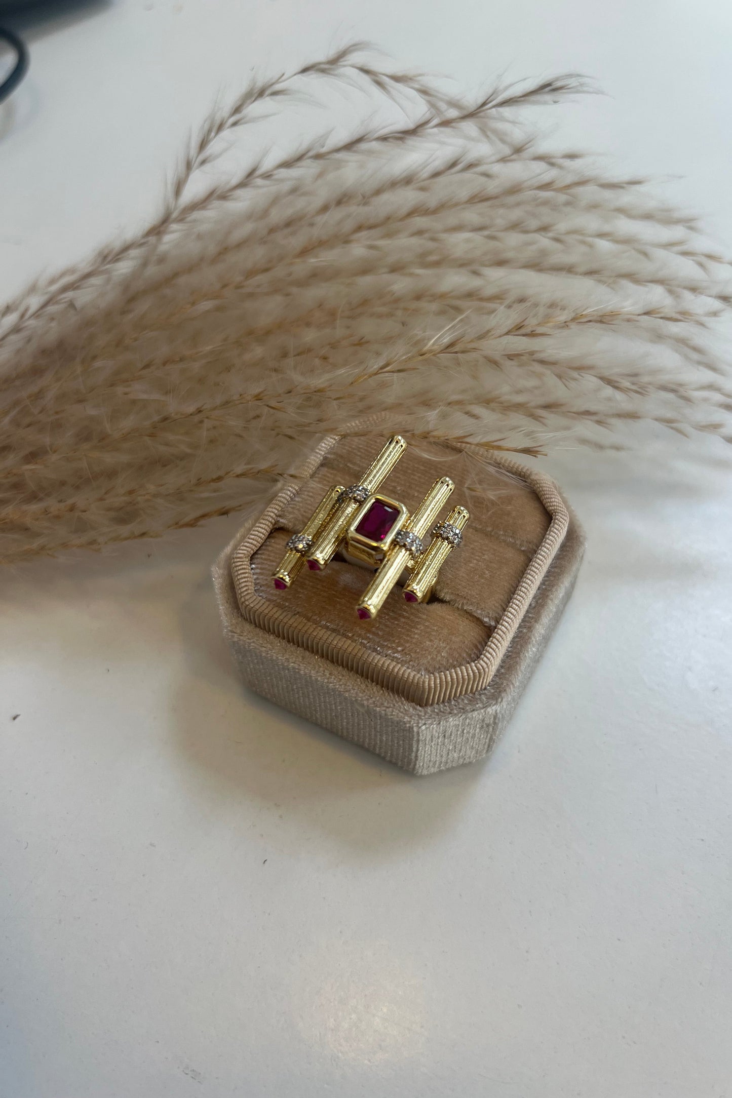 Amara Ring