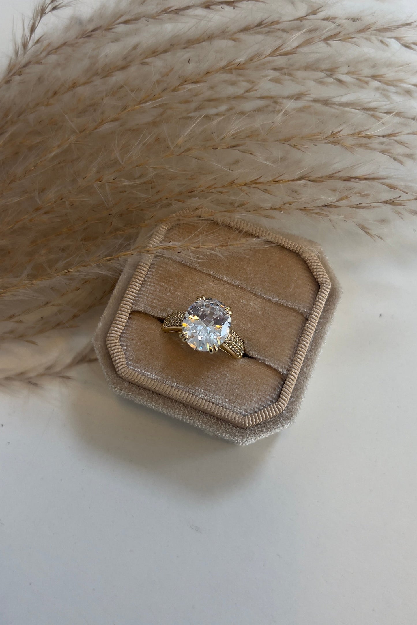 Felina Ring