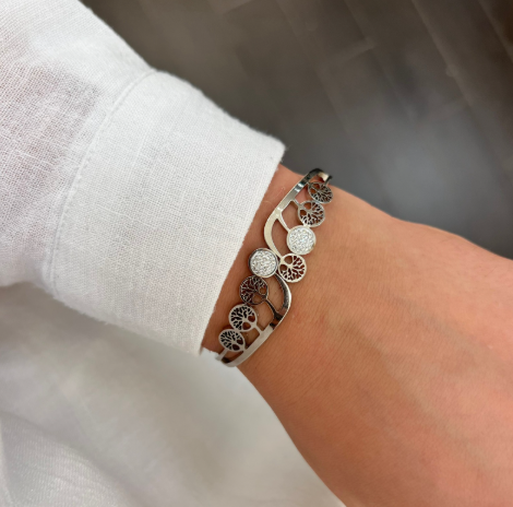 Armreif mit filigranem Baum-Design