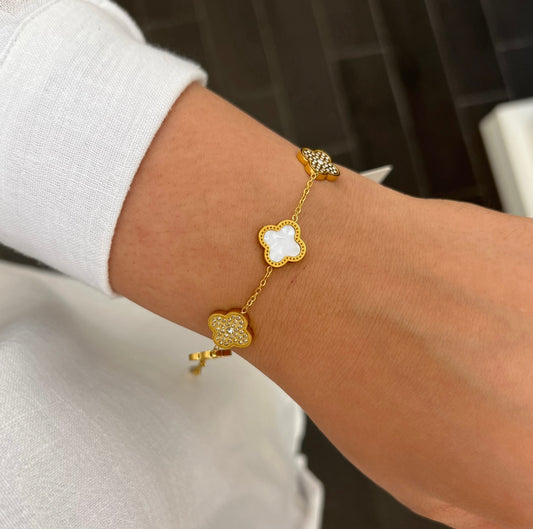 Clover Armband weiß mit Steinen