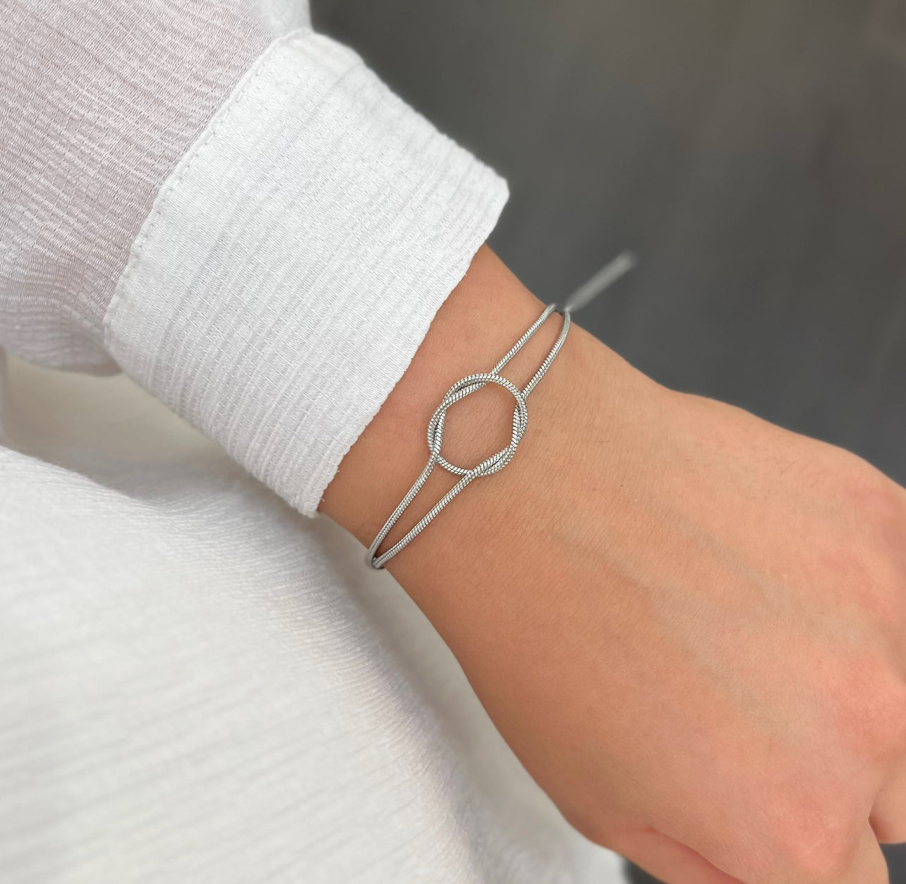 Silberarmband mit doppeltem Band
