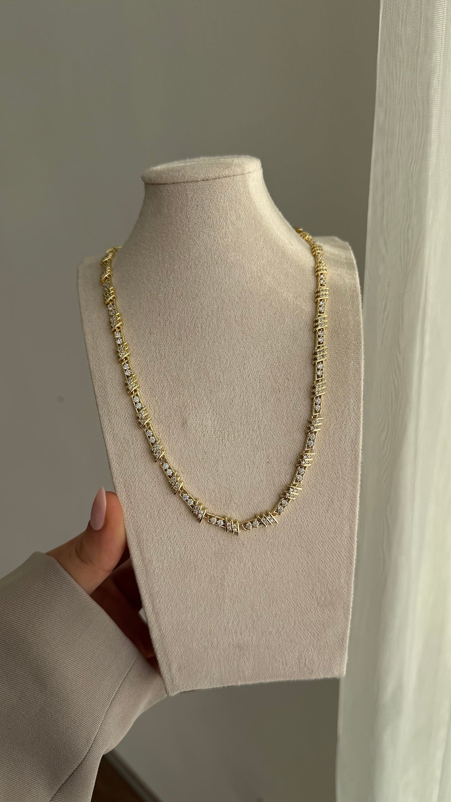 Monarch Glow Kette