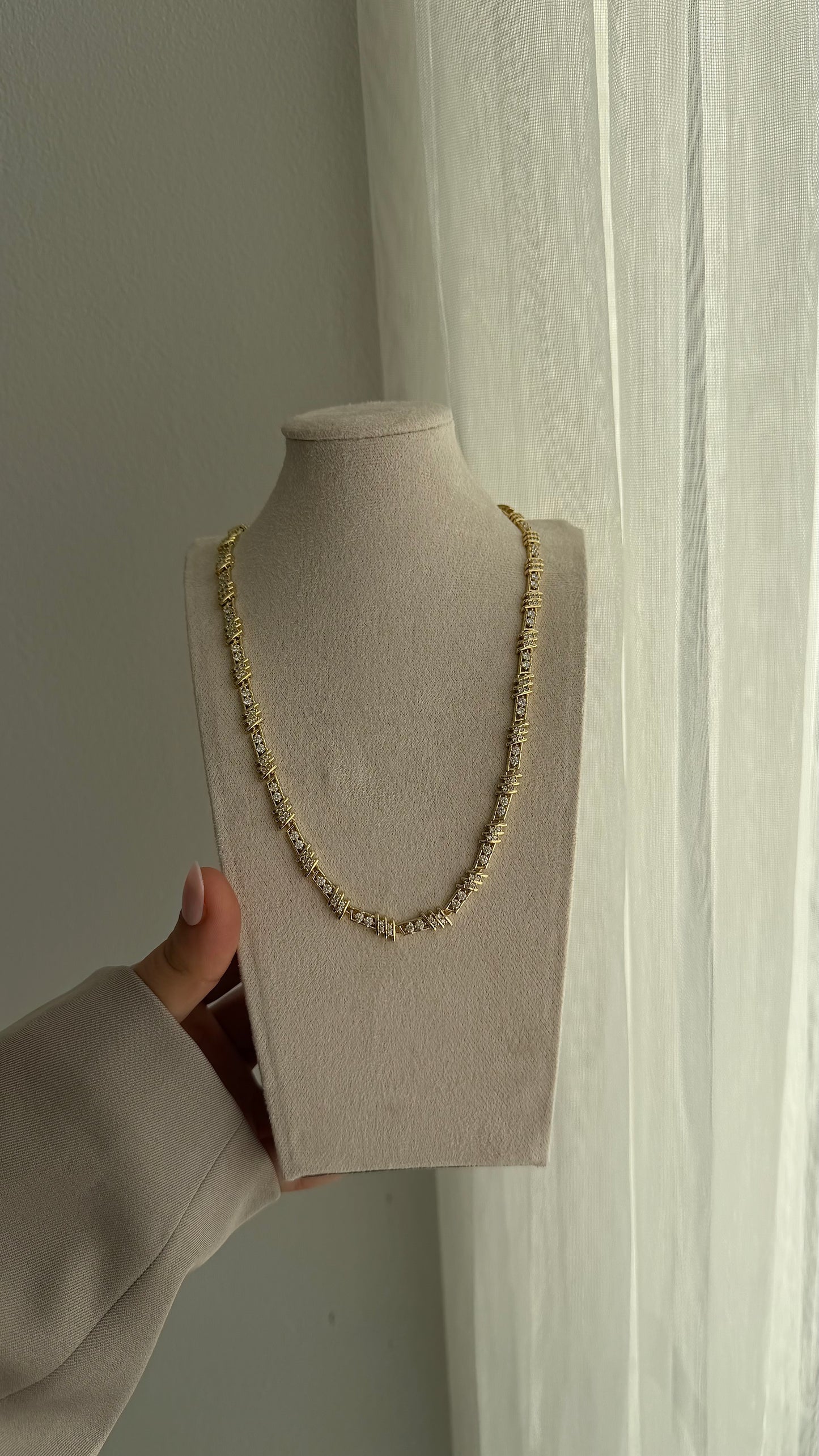 Monarch Glow Kette