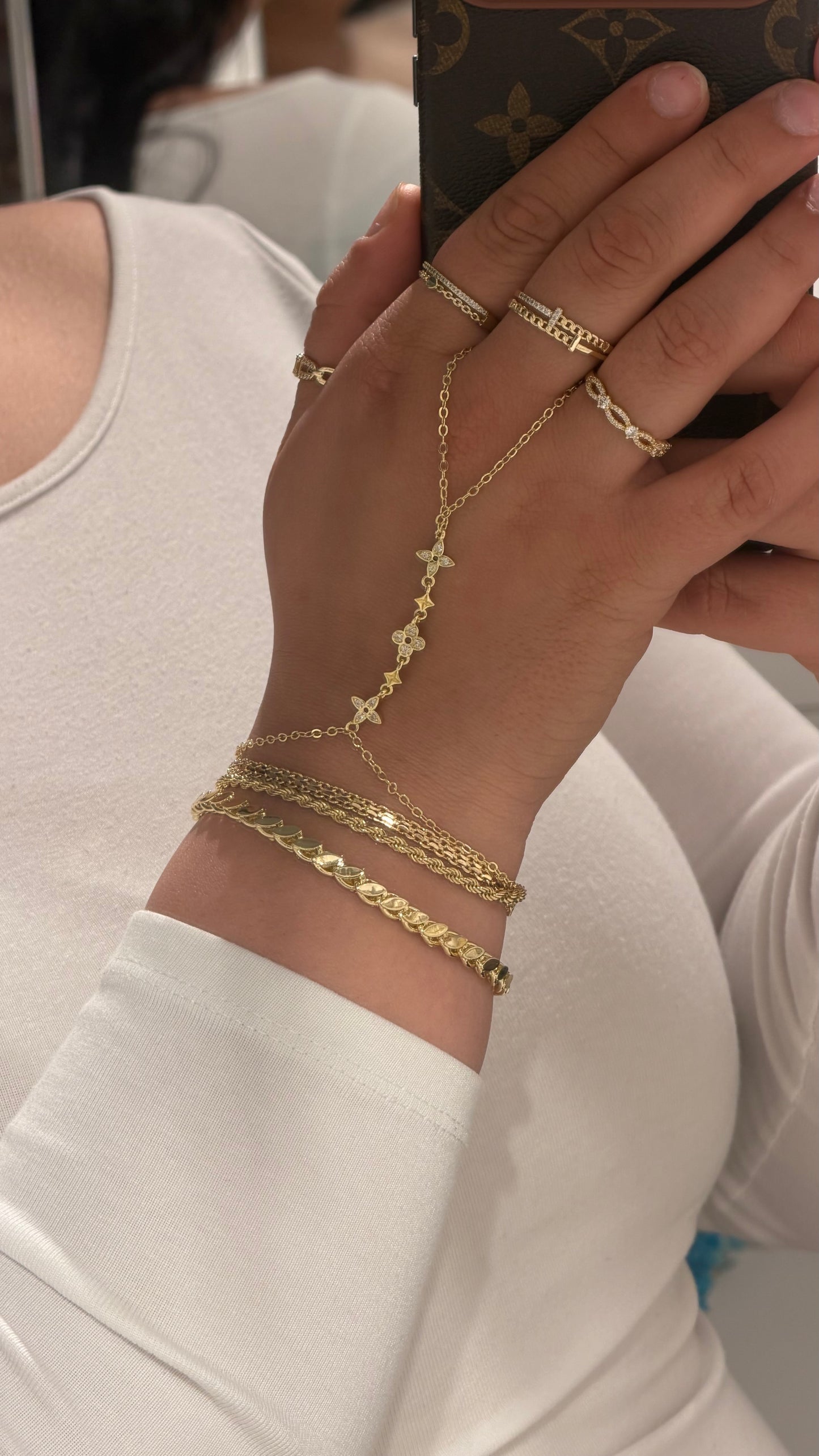 Sinem Handchain