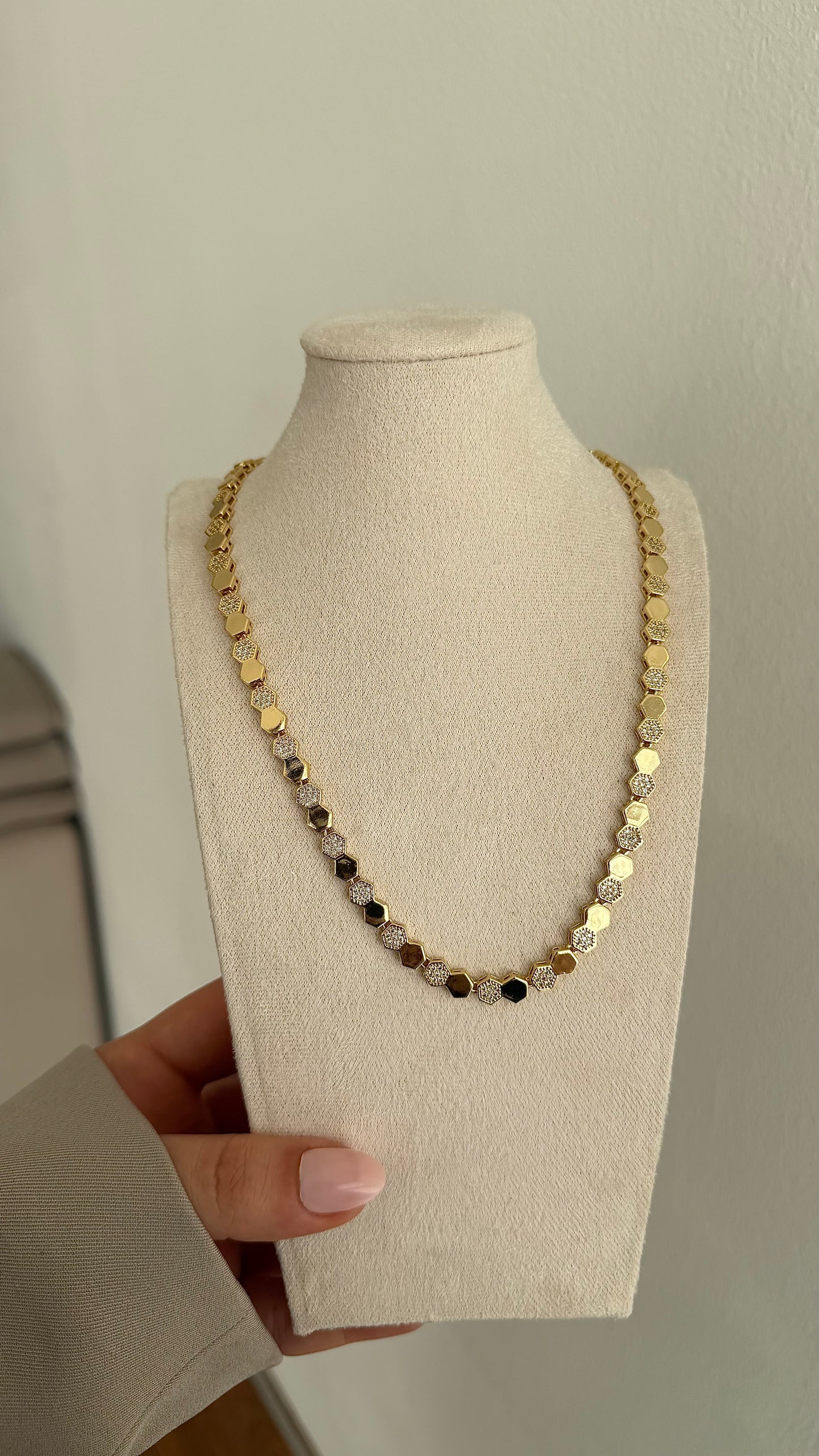 Golden Hexagon Kette