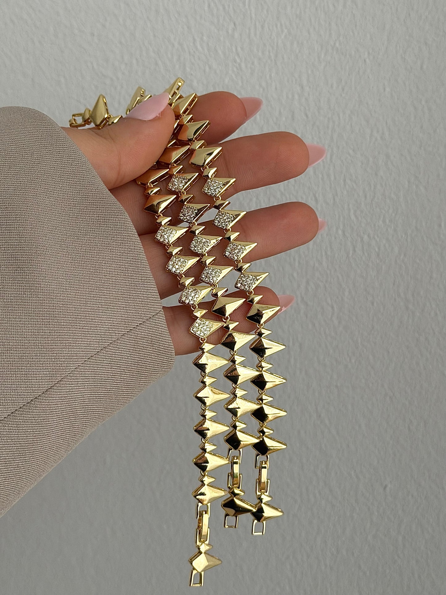 Glam Arrow Armband