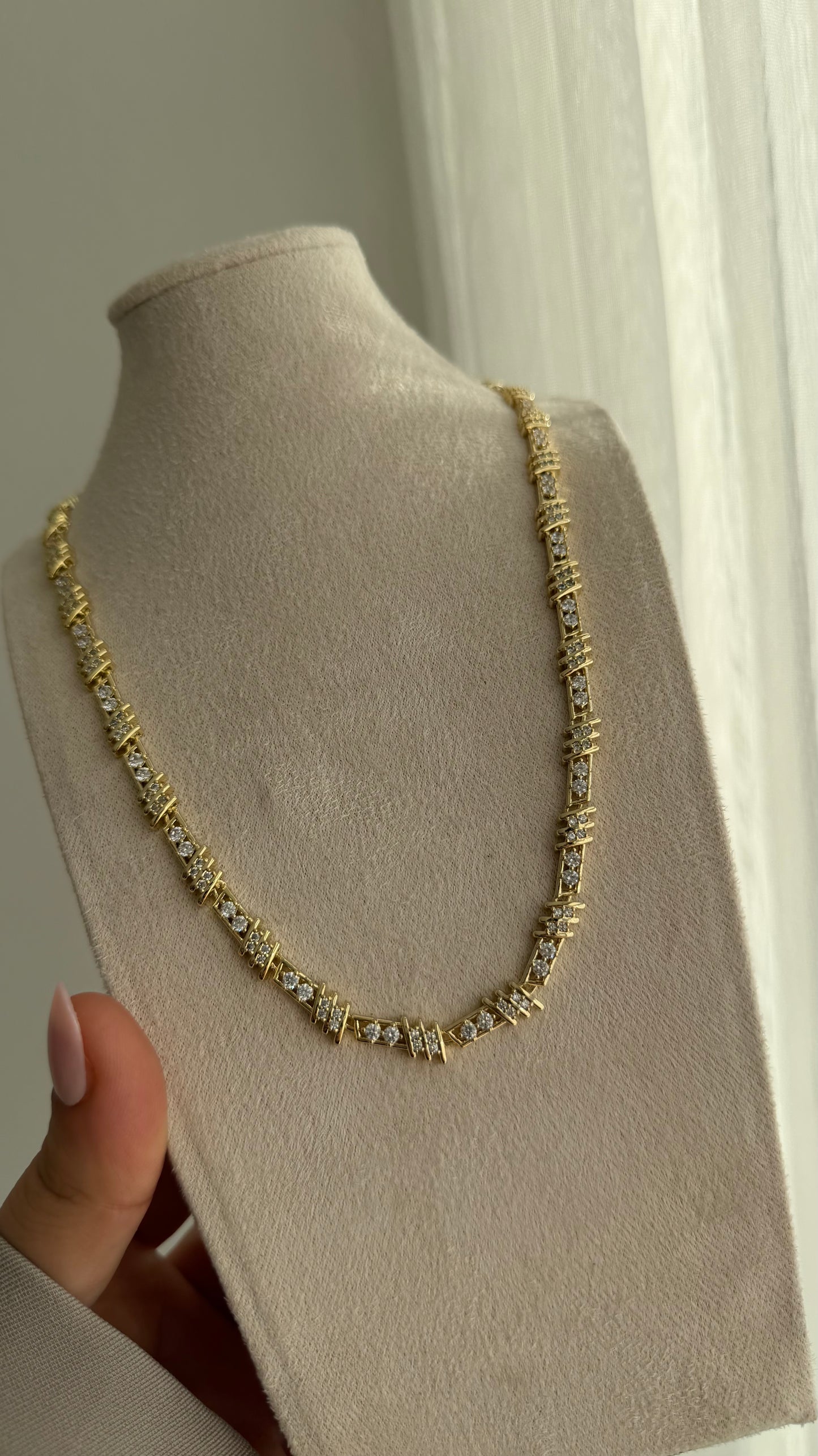 Monarch Glow Kette
