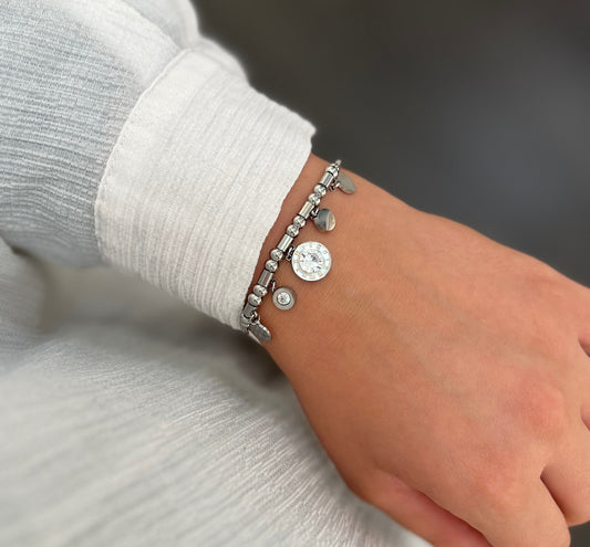 Charm-Armband mit Mini-Uhr und Anhängern