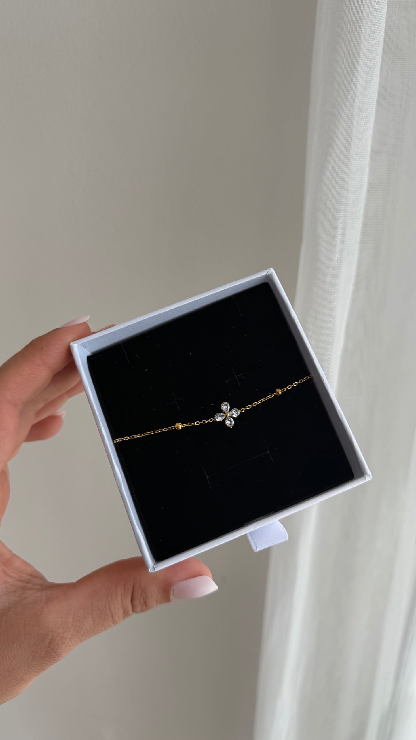 Flower Stone Armband