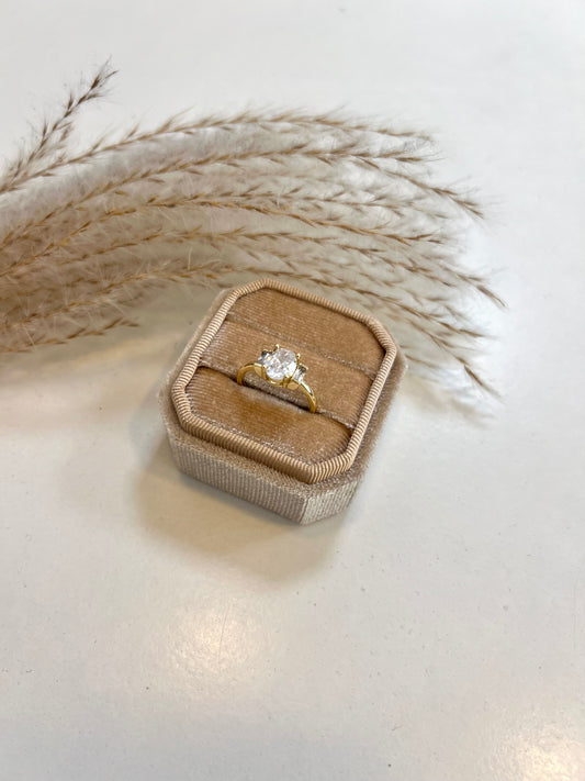 Luna Ring