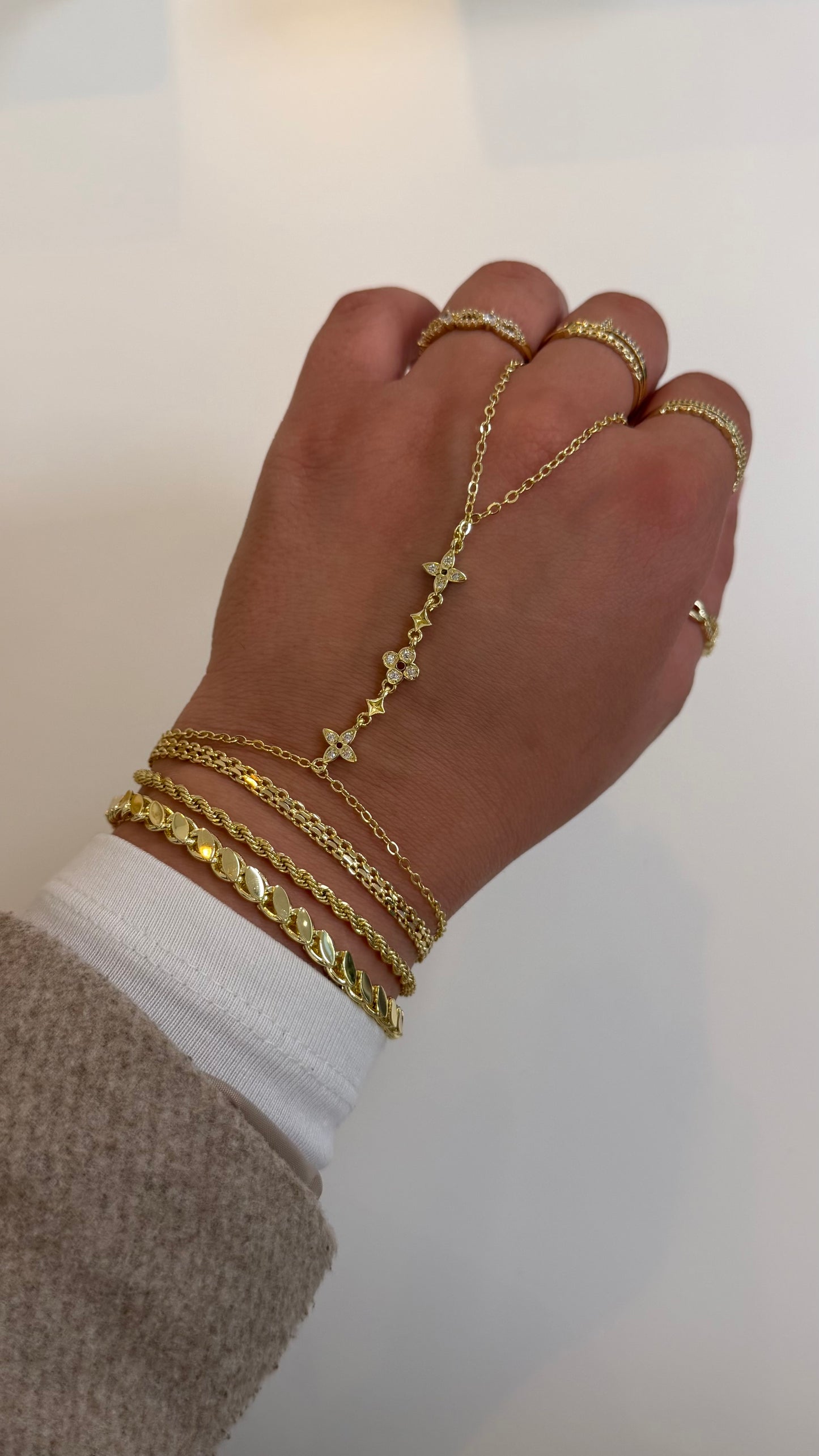 Sinem Handchain
