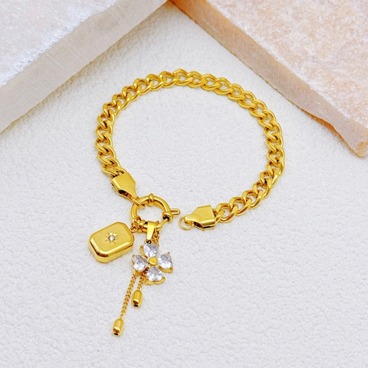 Golden Flower Armband