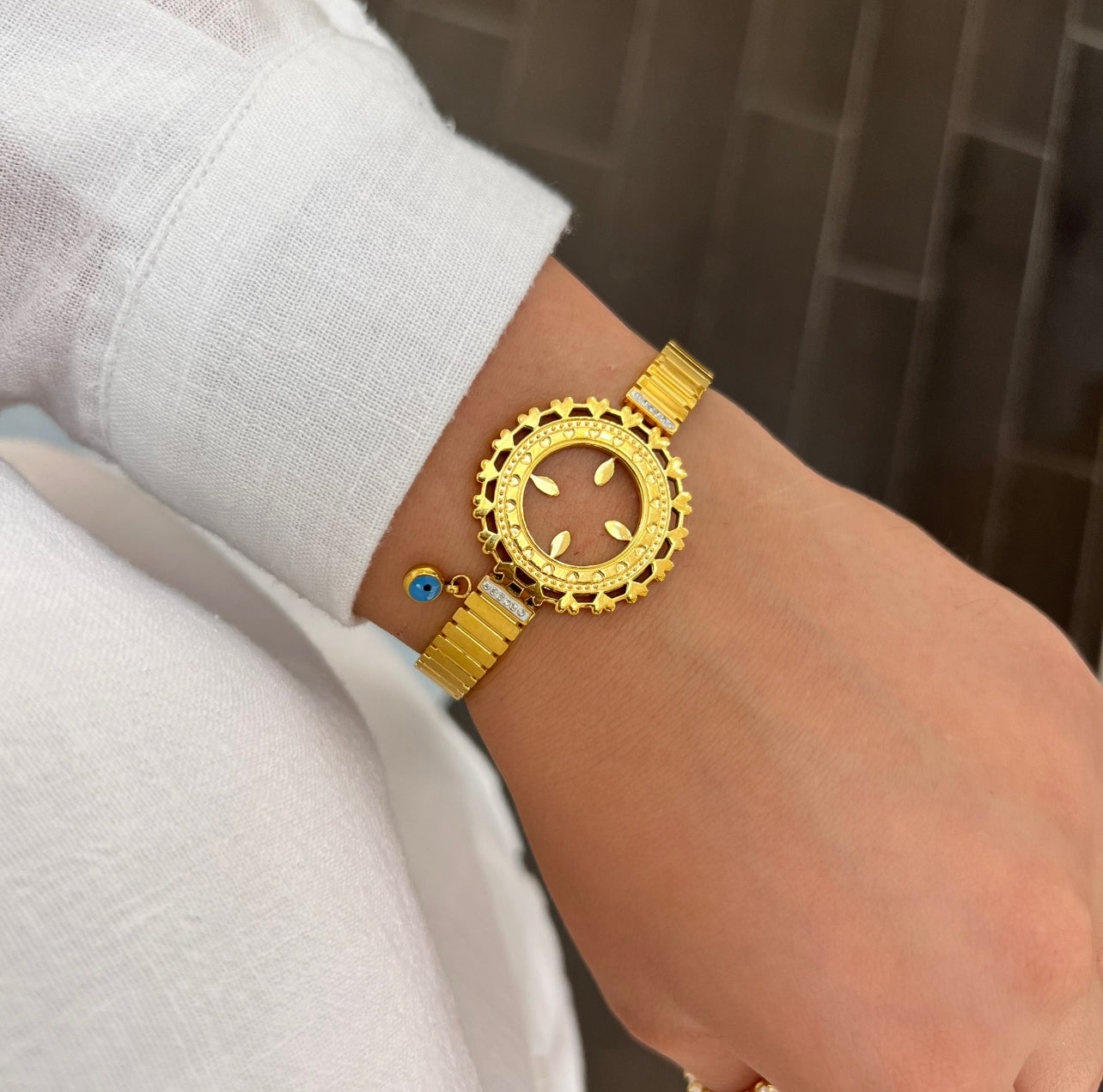 Armreif mit einzigartigem Sonnendesign und Nazar-Charm