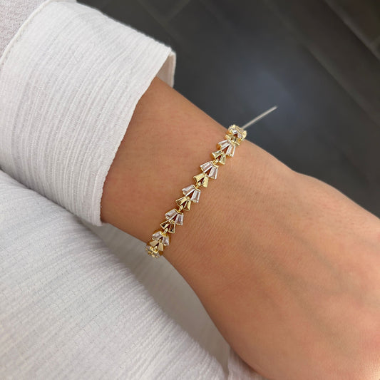 Armband aus Gold mit dreieckigen Akzenten